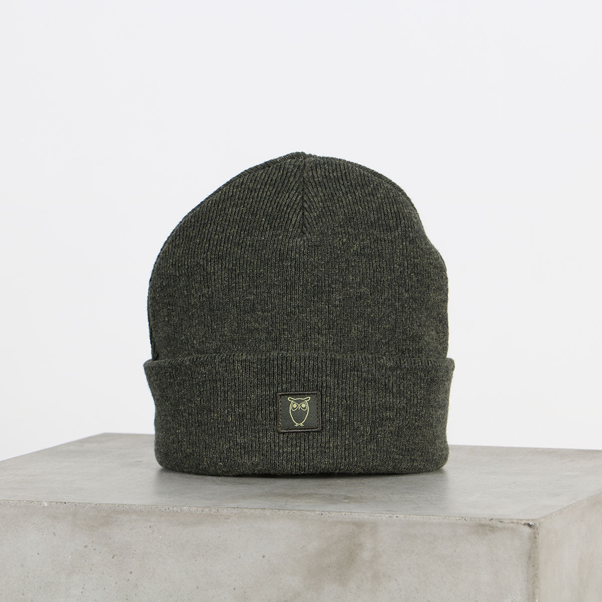 Tjock & tät vintermössa i 100% ekologisk ylle