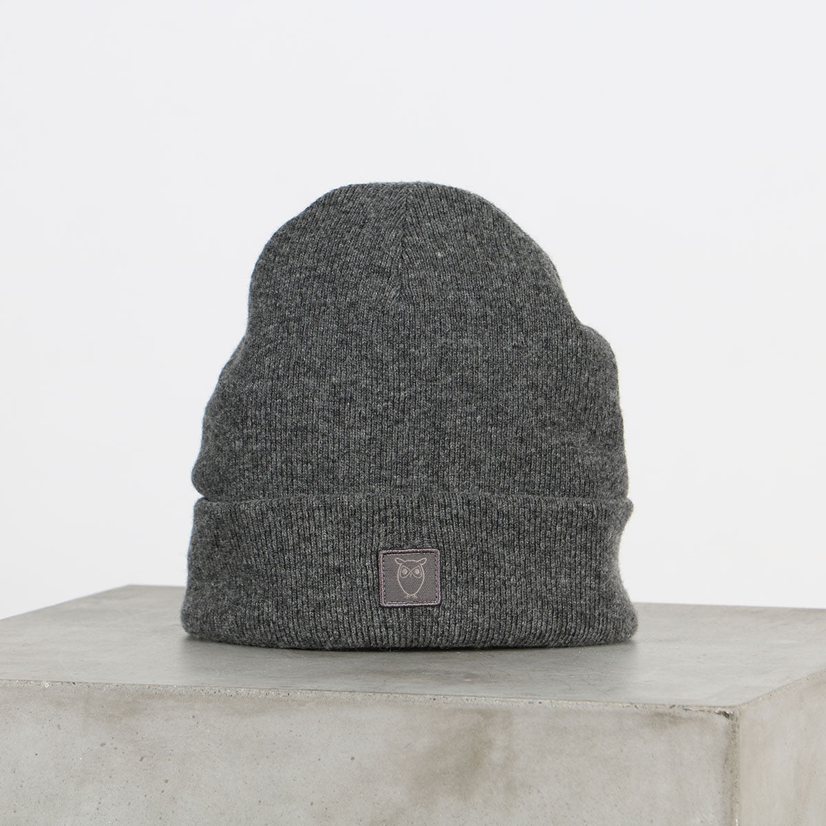 Tjock & tät vintermössa i 100% ekologisk ylle