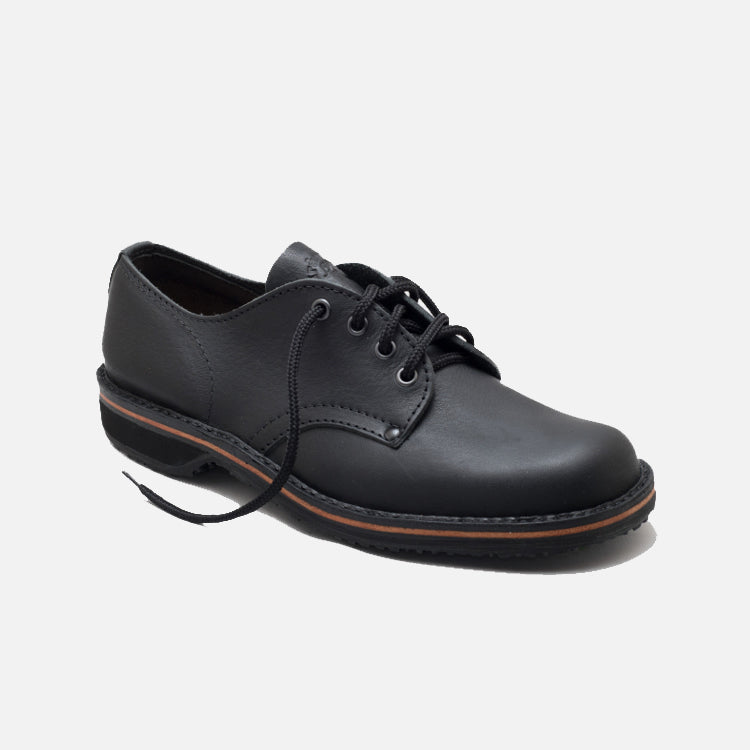 Svensktillverkade Skråmträskskor i naturgarvat skinn från Tärnsjö Garveri