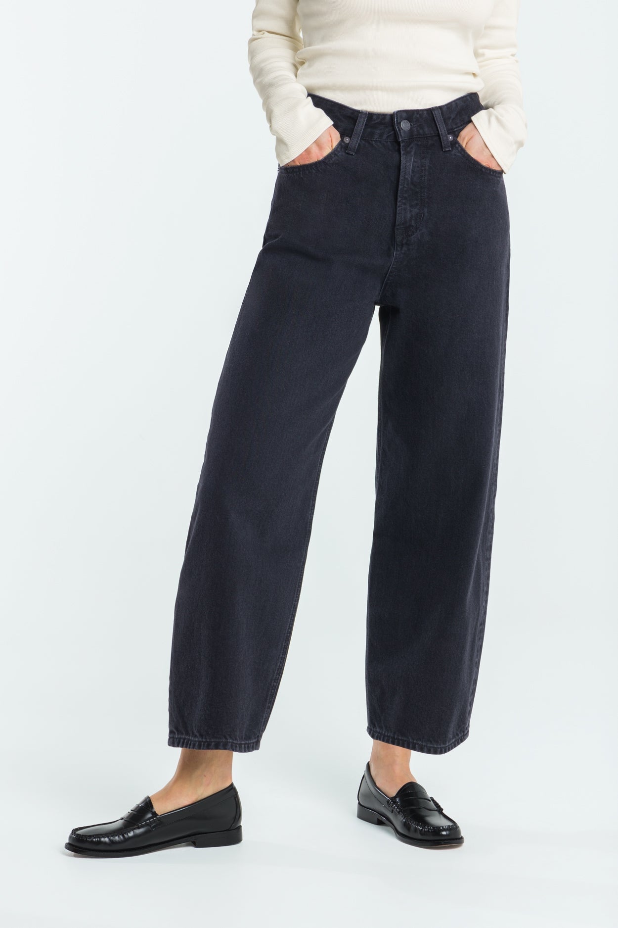 Leila Cropped Holo Black Used