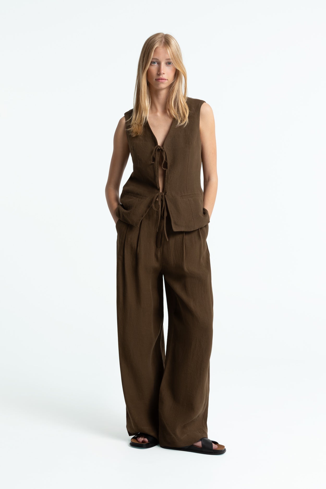 Latanja Vest Carafe Brown