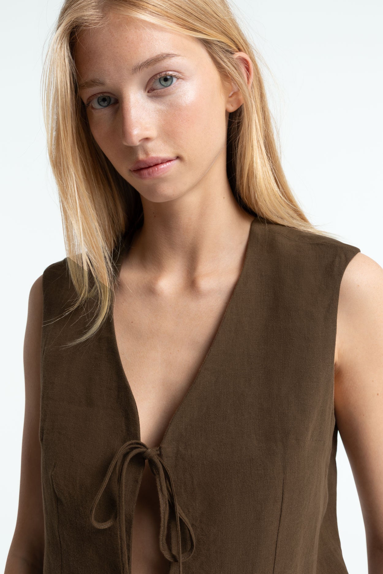 Latanja Vest Carafe Brown