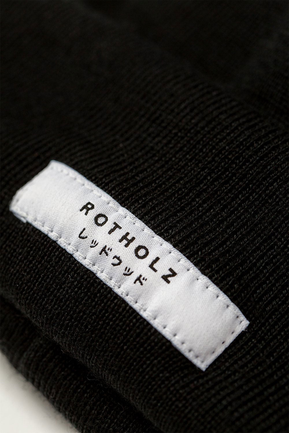 Beanie Short Organic Black - ROTHOLZ