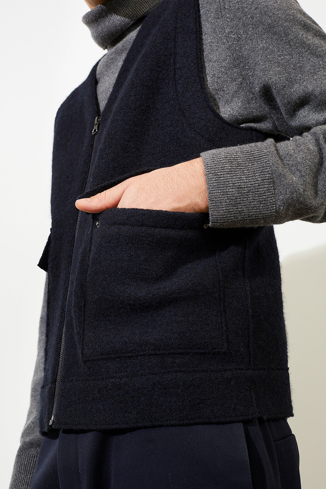 Claymont Boiled Organic Wool Vest Carbon - LANGERCHEN