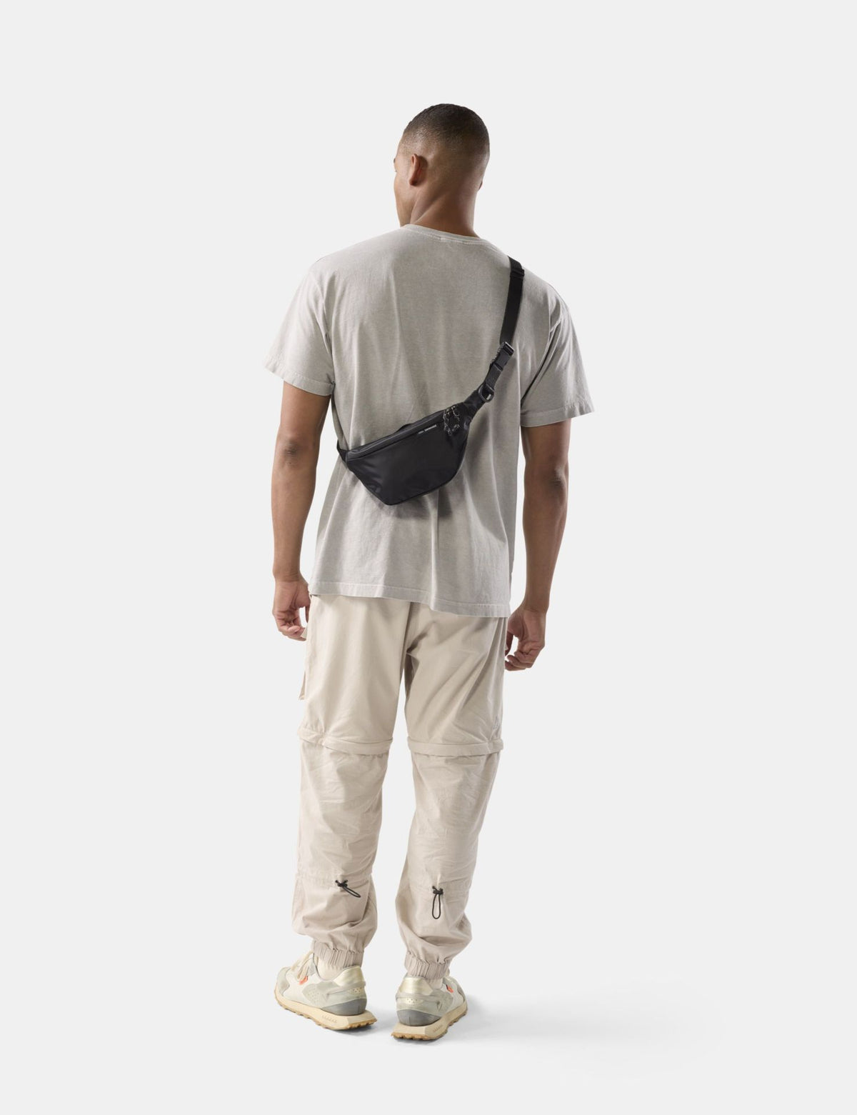 Sling 2L Lite Black