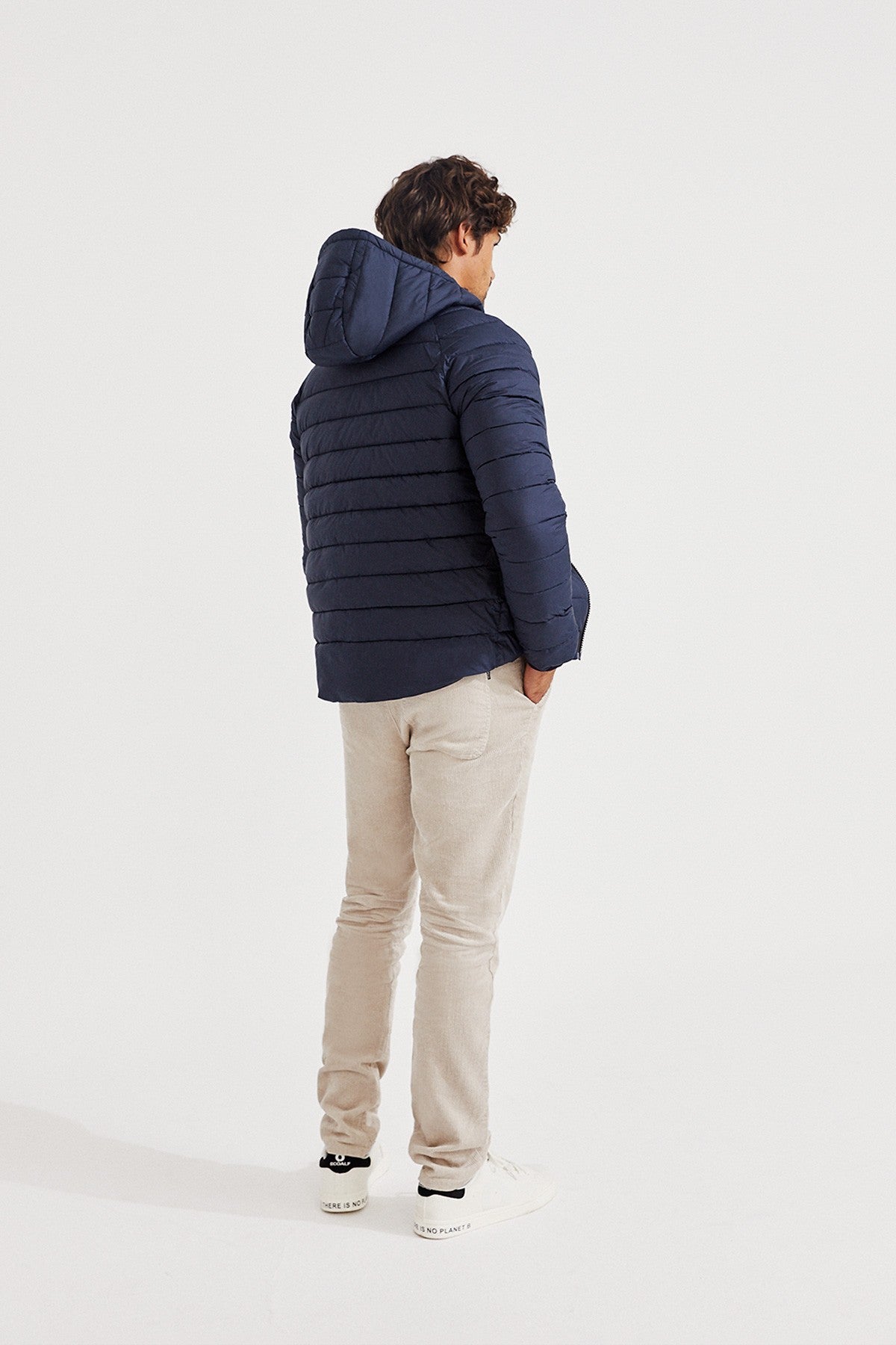 Dunfri vinterjacka från Ecoalf. Stadium Jacket Deep Navy