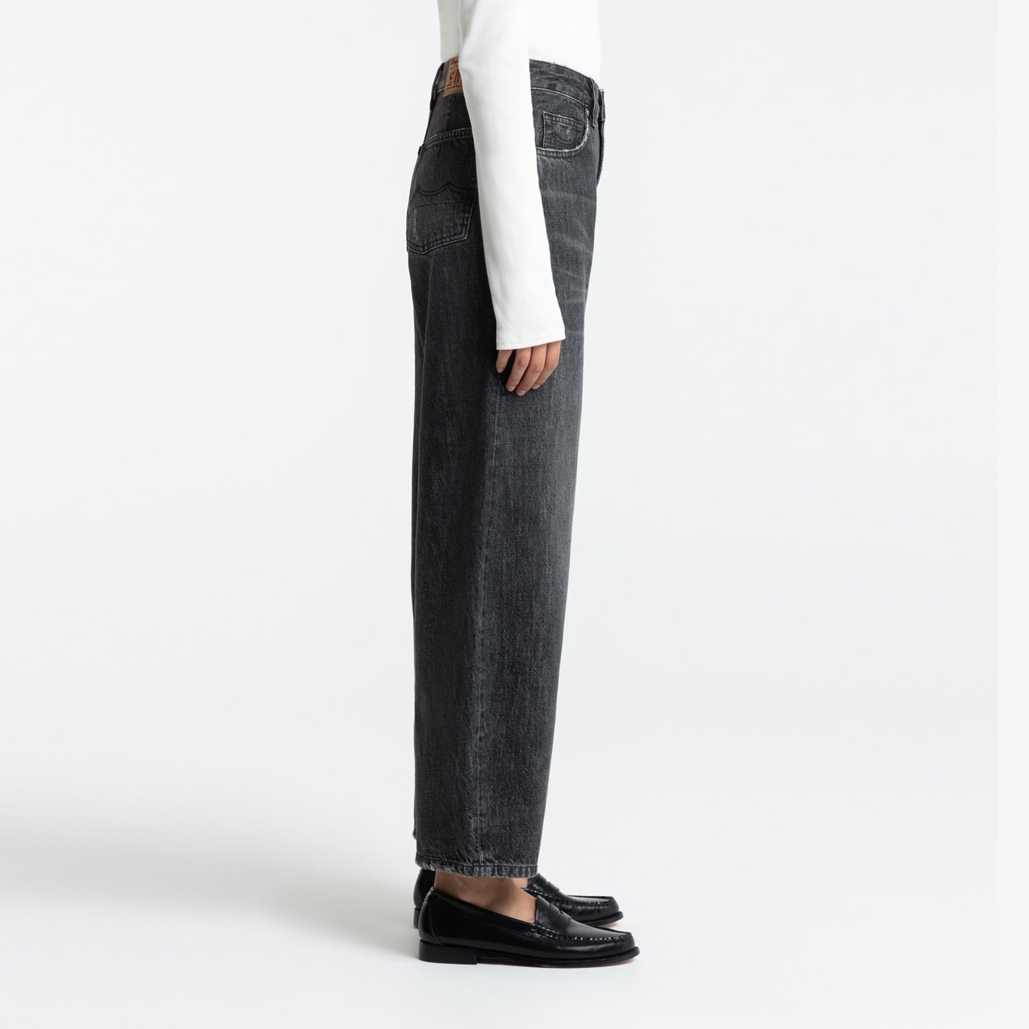 Leila Organic Cotton Ceky Black Worn