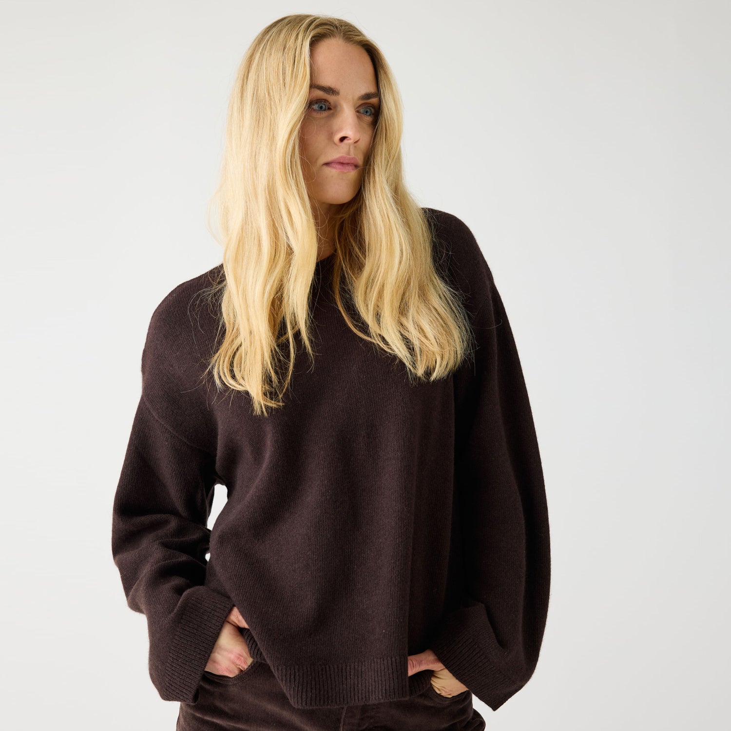 Lambswool Crew Neck Sweater Chocolate Torte