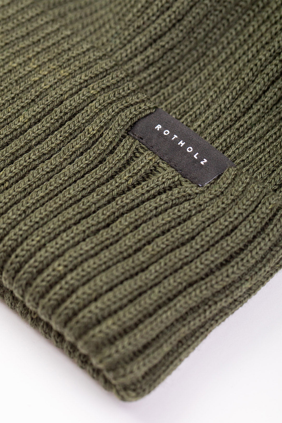 Merino Wool Classic Ribbed Beanie Olive - ROTHOLZ