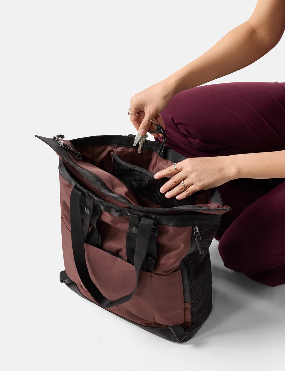 Tote Pack 24L Garnet