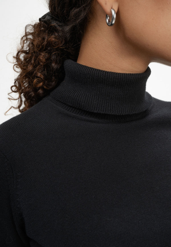 Mayura Fine Knit Turtleneck Black