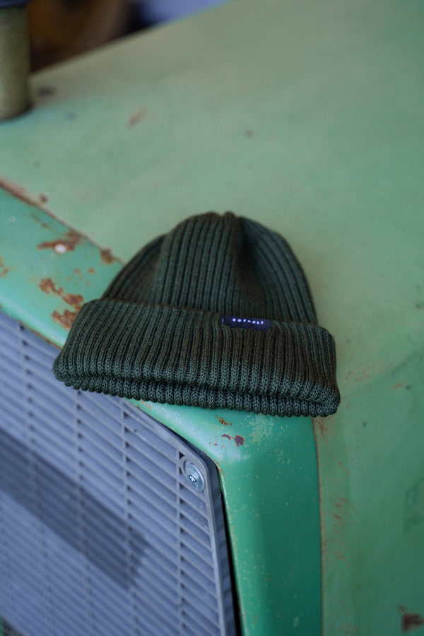 Merino Wool Classic Ribbed Beanie Olive - ROTHOLZ