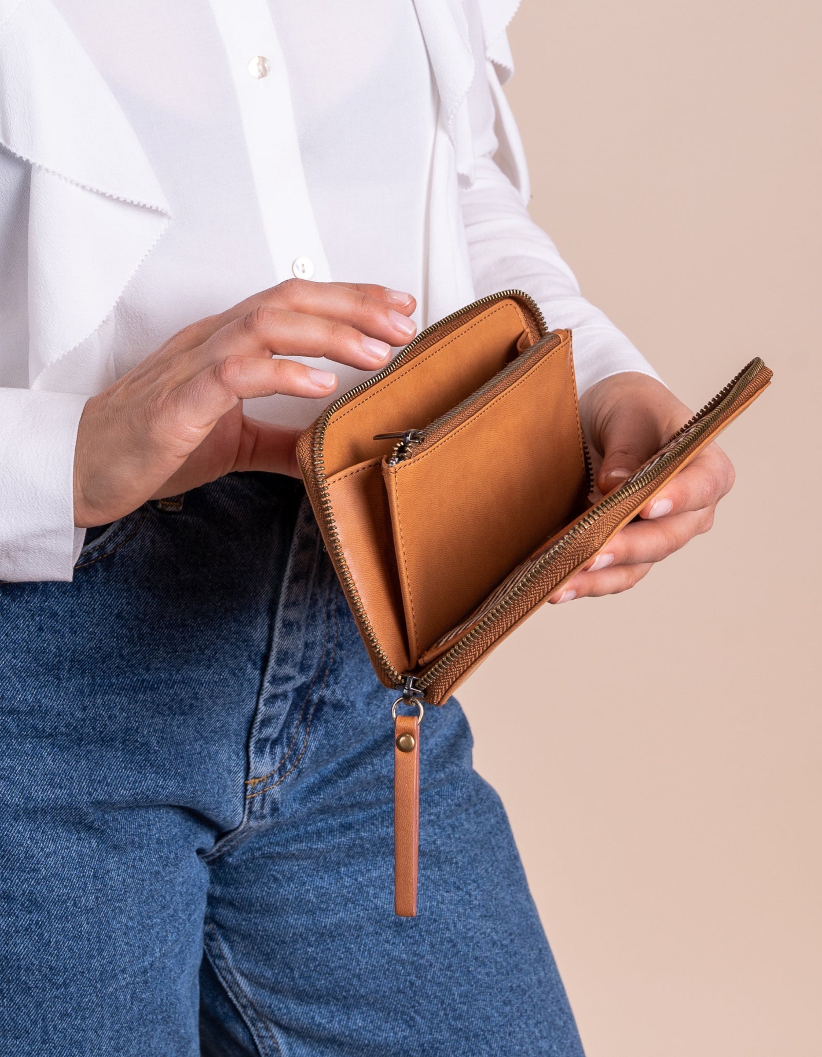 Sonny Wallet Apple Leather Cognac - O MY BAG