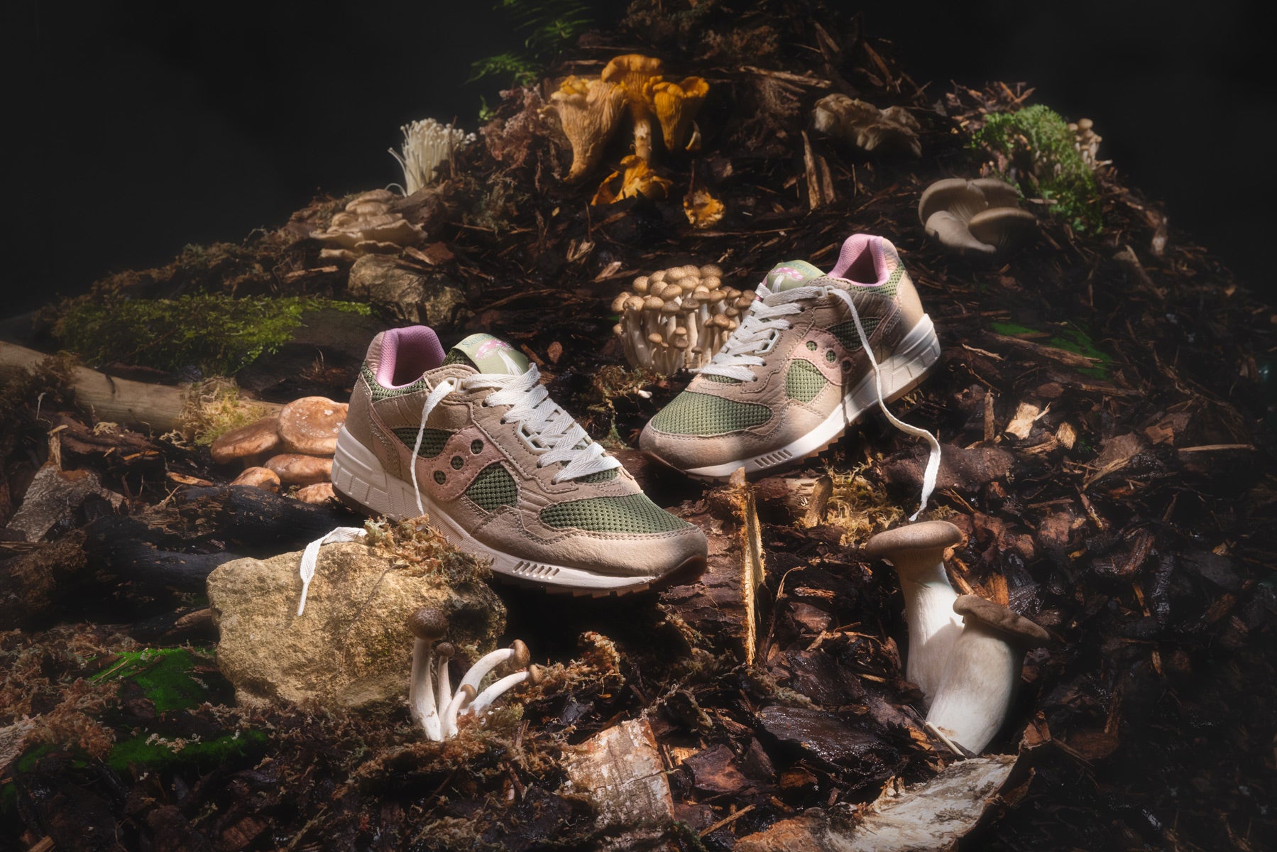 Shadow 5000 Mushroom Vegan Leather - SAUCONY