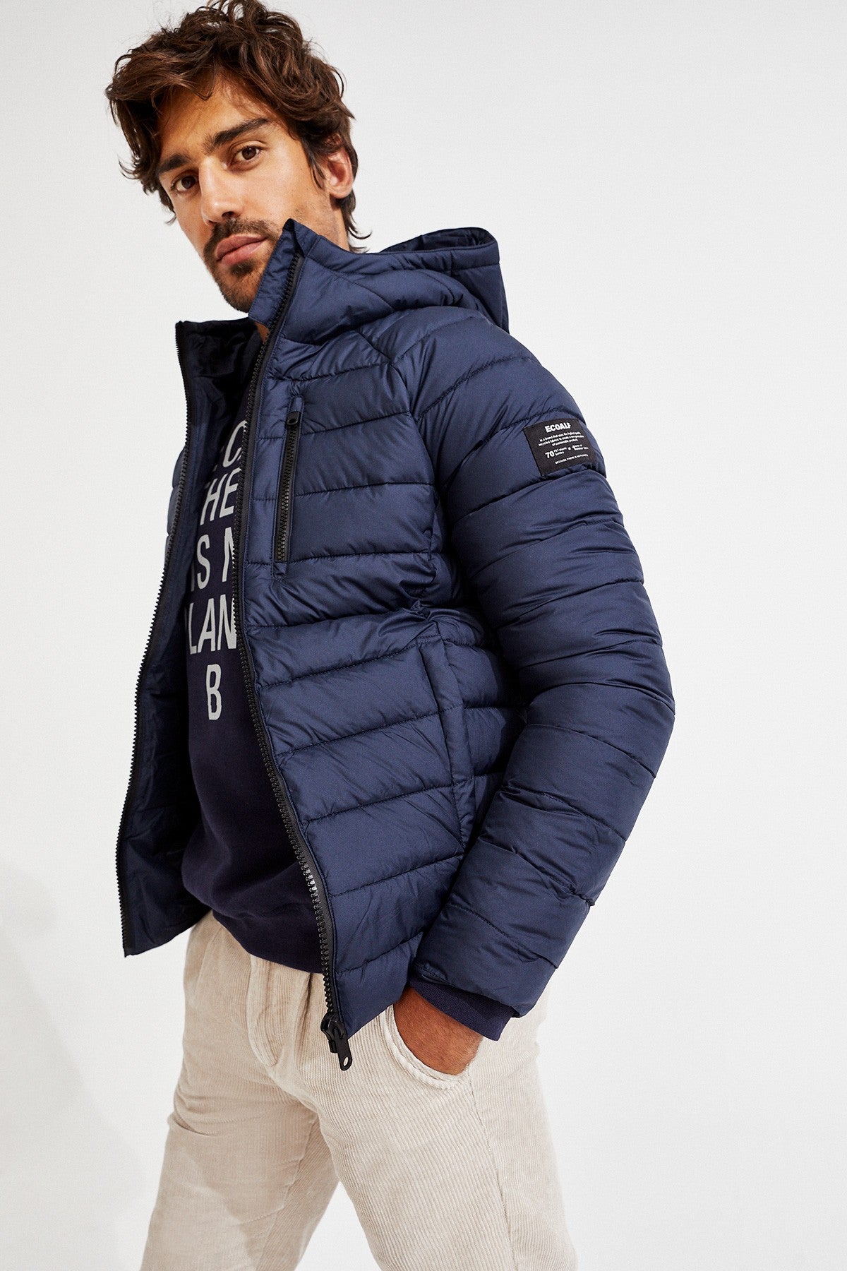 Dunfri vinterjacka från Ecoalf. Stadium Jacket Deep Navy