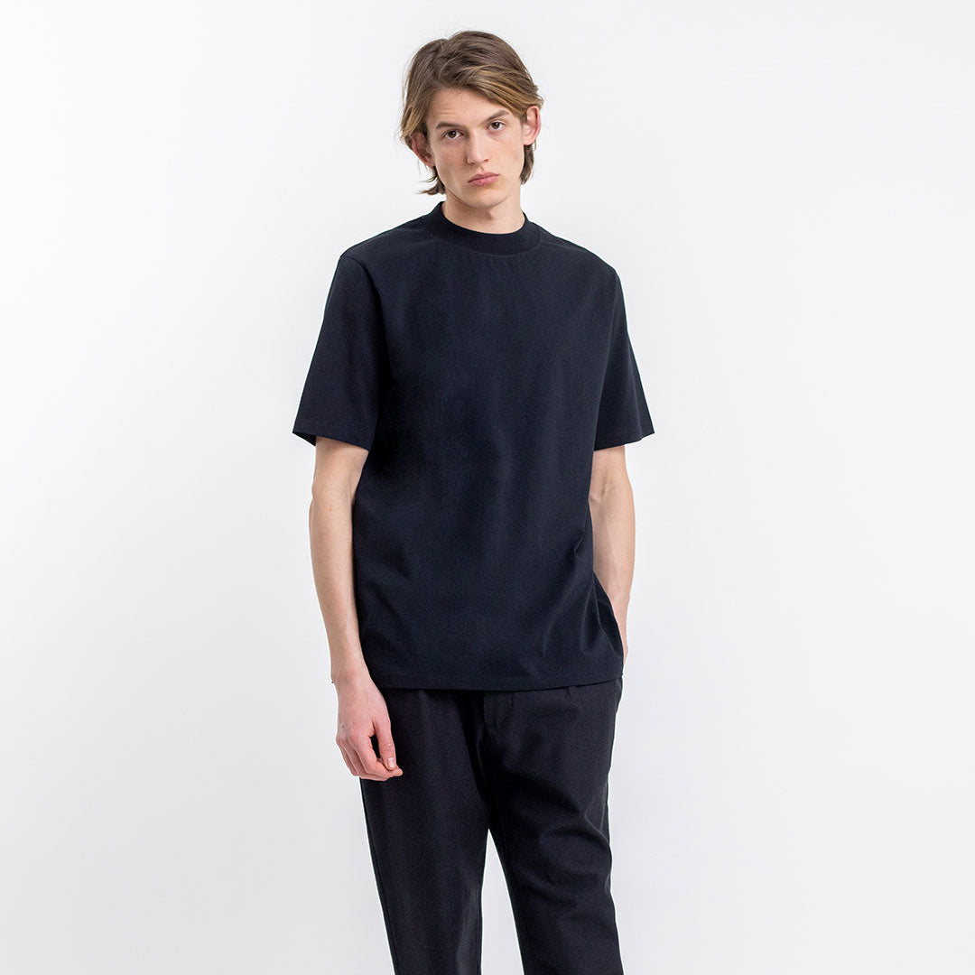 Big Collar Organic Cotton T-shirt Black - ROTHOLZ