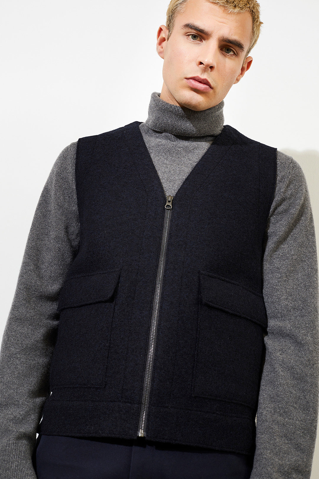 Claymont Boiled Organic Wool Vest Carbon - LANGERCHEN
