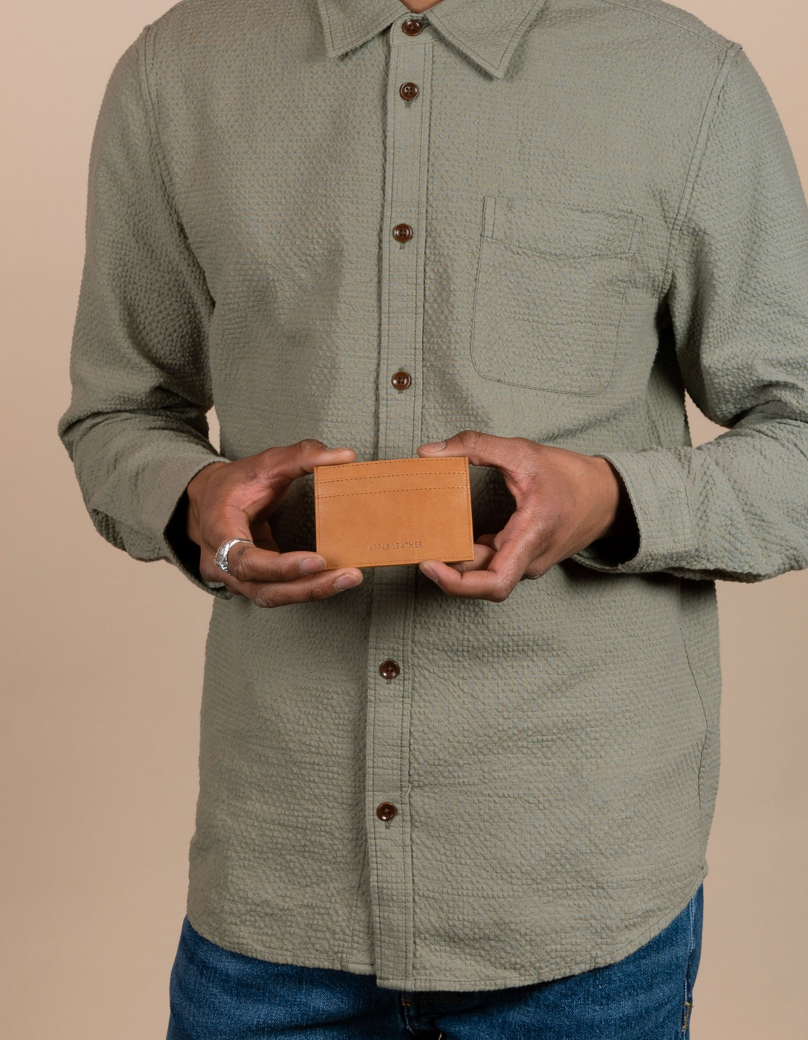 Mark’s Cardcase Vegan Apple Leather Cognac - O MY BAG
