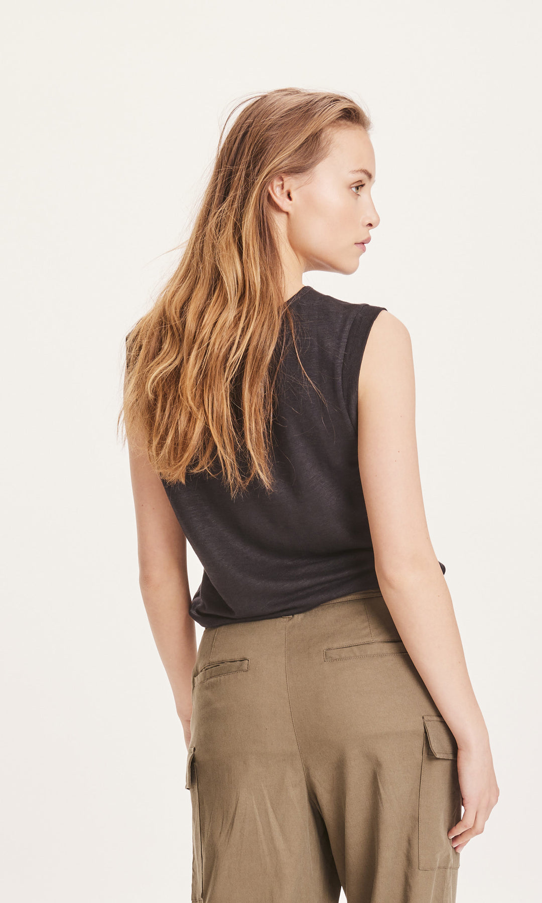 Violet Fold-Up Linen Tee Black - KNOWLEDGE COTTON APPAREL